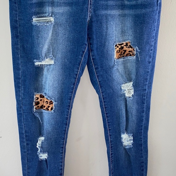 Trendy Distressed Blue Jeans with Leopard Cuffs - Picture 4 of 12